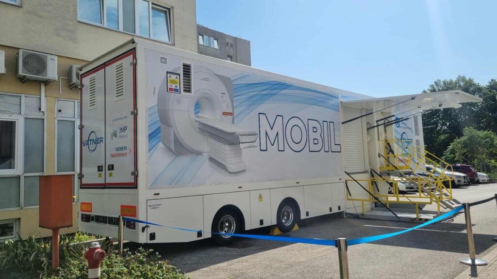 November 1-jétől mobil MR segíti a betegellátást a Bajai Szent Rókus Kórházban